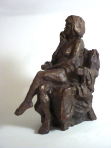 "Femme assise" 2010 (argile patinée)