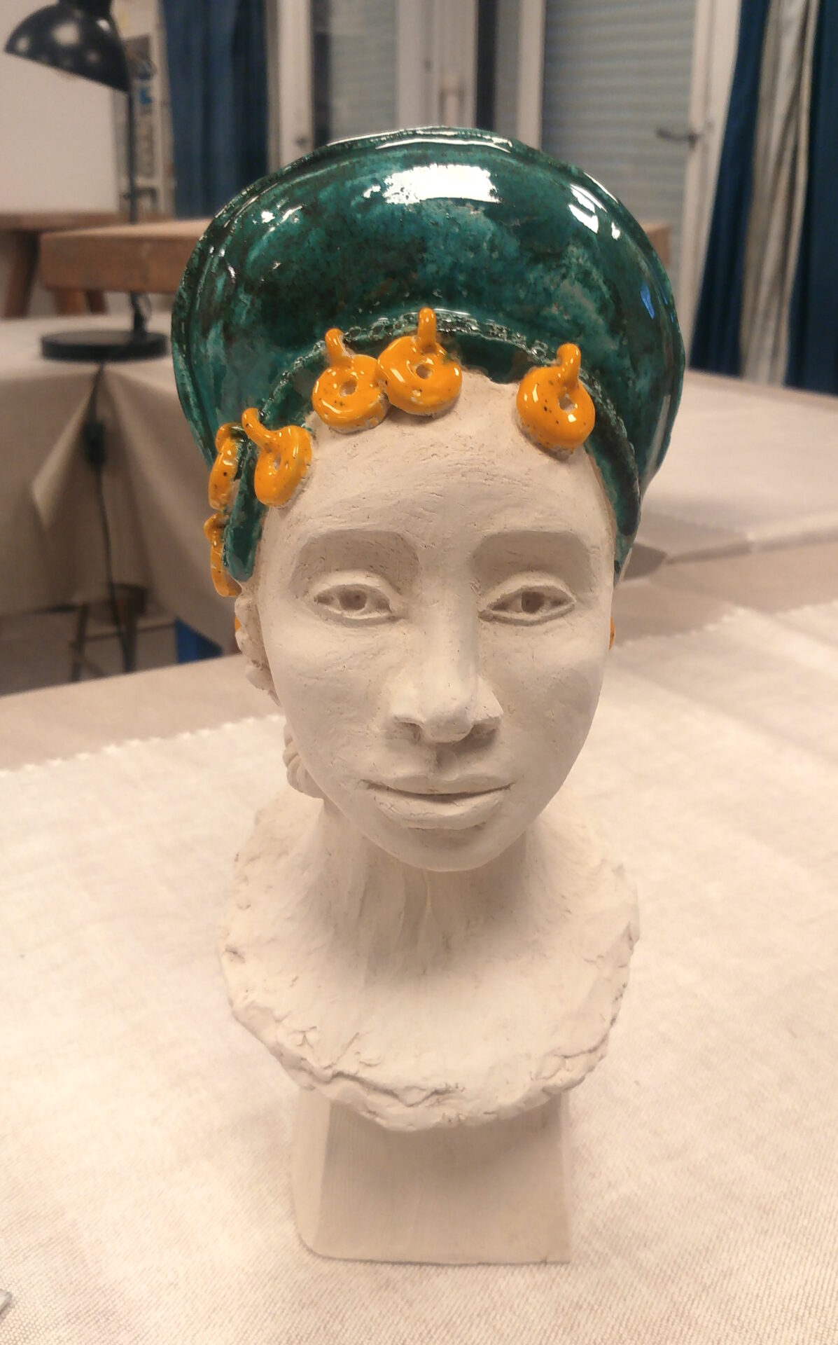 Portrait en terre-cuite et emaillée – Sculptur•Ed