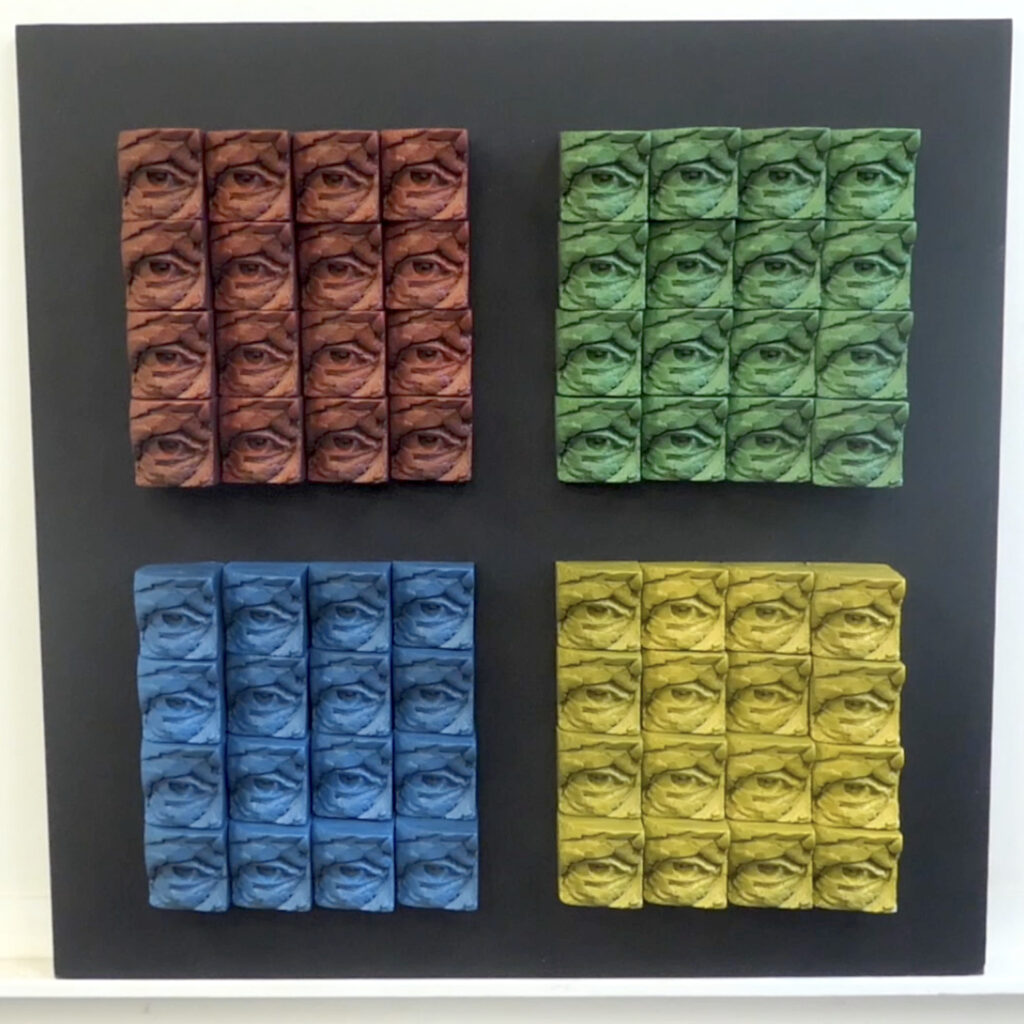 GAFAM-Microsoft – Edouard Dullin 2023 – 60x60x5cm — platre patiné sur bois