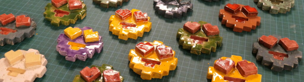 Ed.Dullin – Love it ! – 2023 – Ceramique – 7x7x2,5cm –434