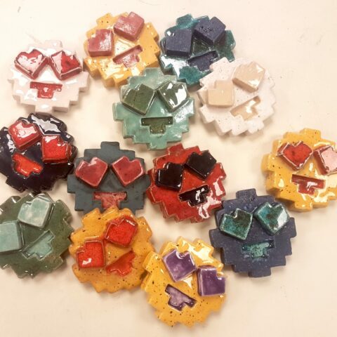 Ed.Dullin – Love it ! – 2025 – Ceramique – 7x7x2,5cm –604